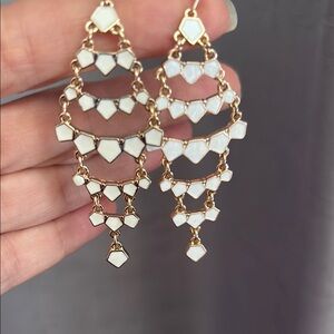 Avon Jewelry, GoldTone & White Fun & Flowy Geometric Dangle Earrings, NWOT #53